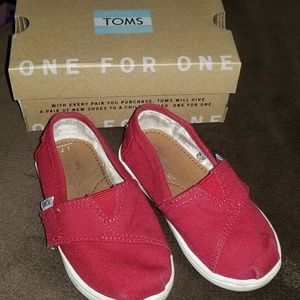 Tiny Classic Red TOMS